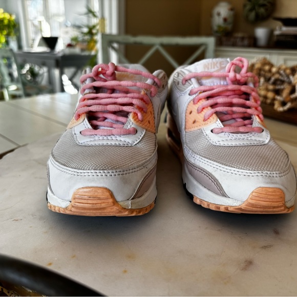 Nike Air Max pink and grey - Picture 8 of 9